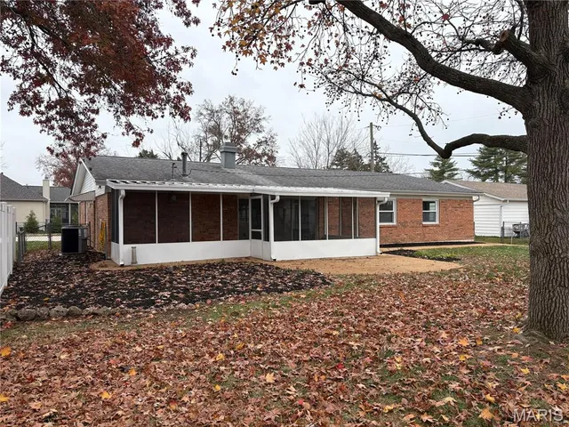 $425,000 | 4767 Towne South Road, St. Louis, MO 63128