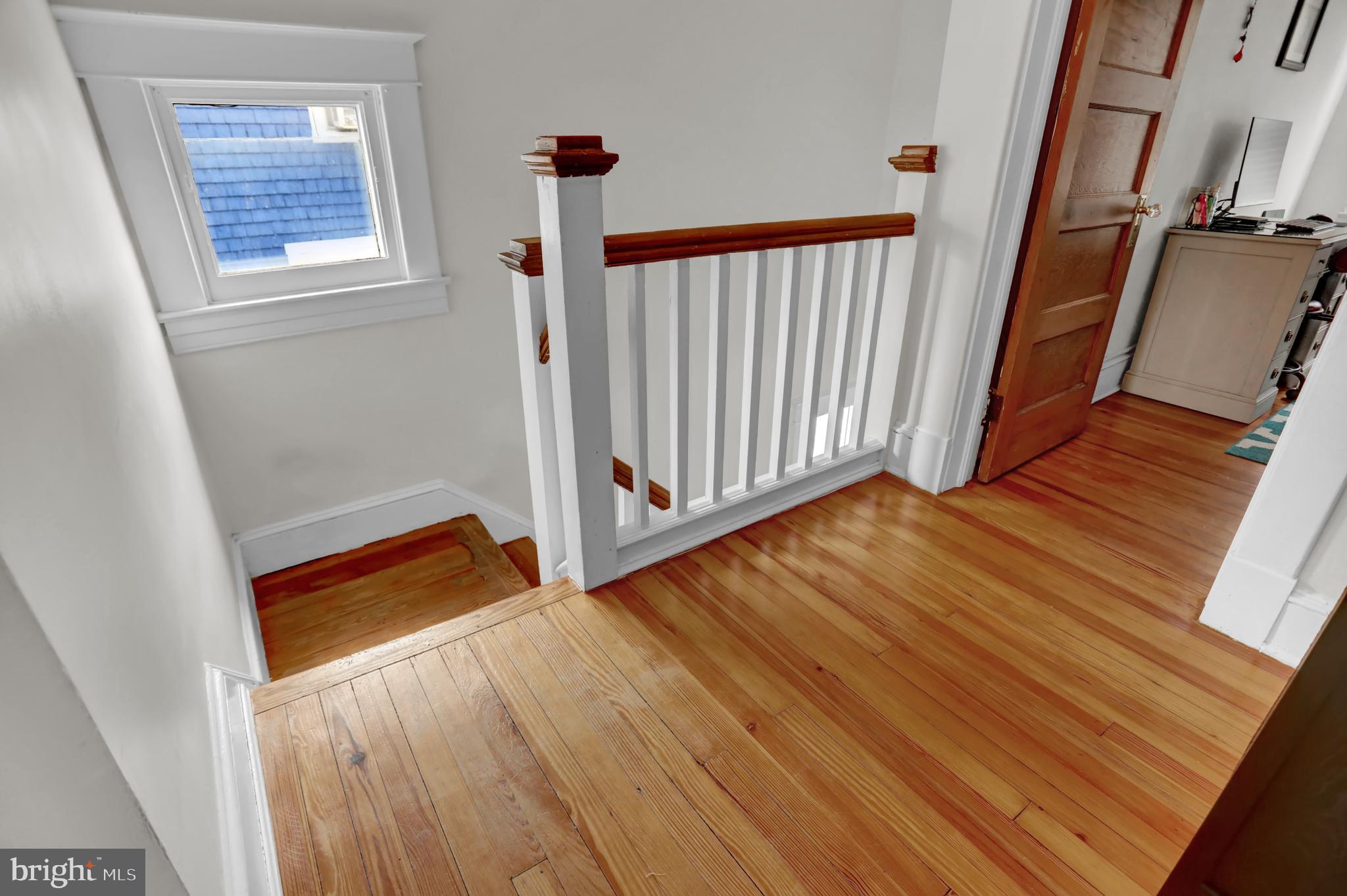 332 Radnor Road Baltimore, MD 21212 - Photo 20 of 47 Landing of Second Floor