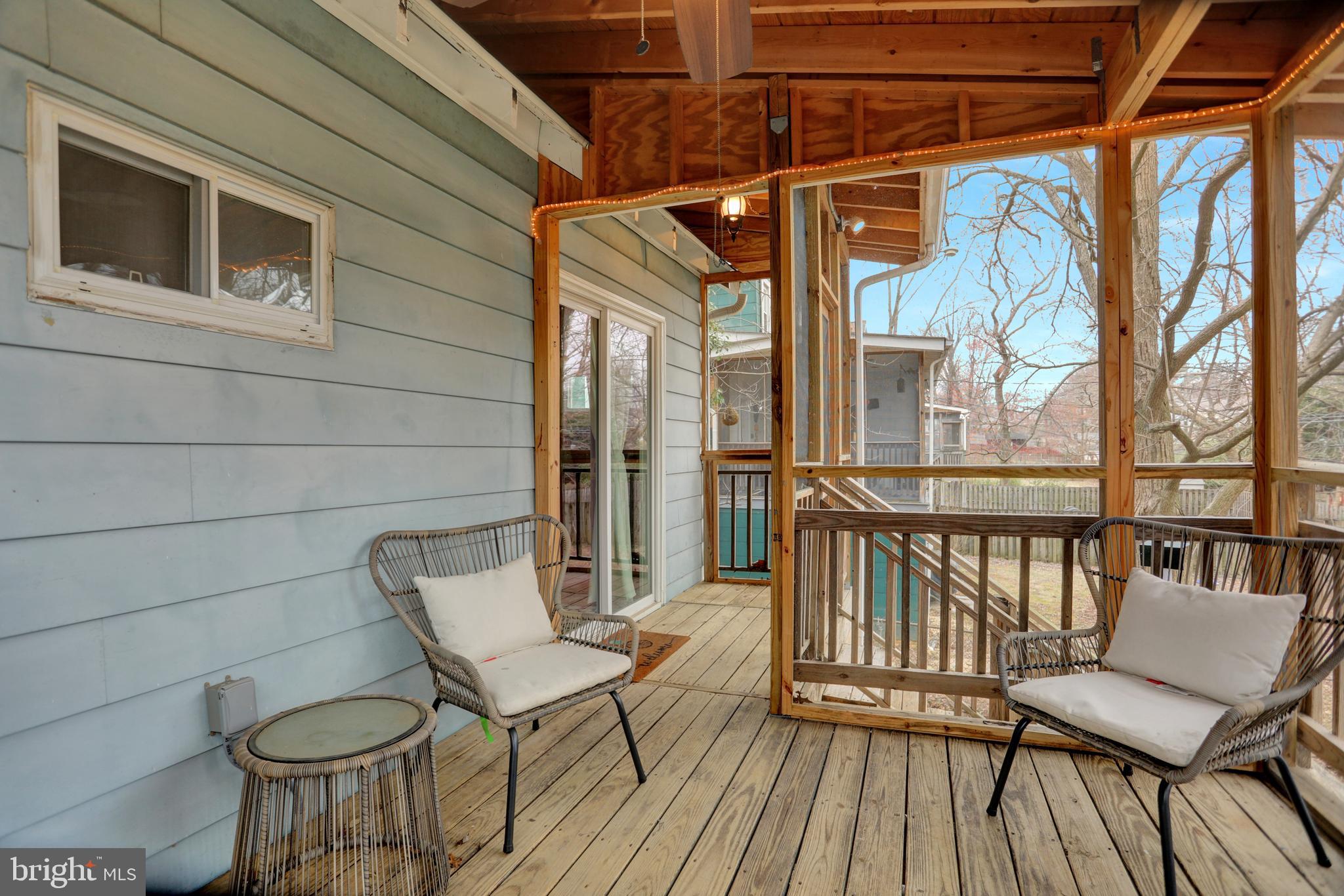 332 Radnor Road Baltimore, MD 21212 - Photo 35 of 47 Enclosed screened in Back Porch