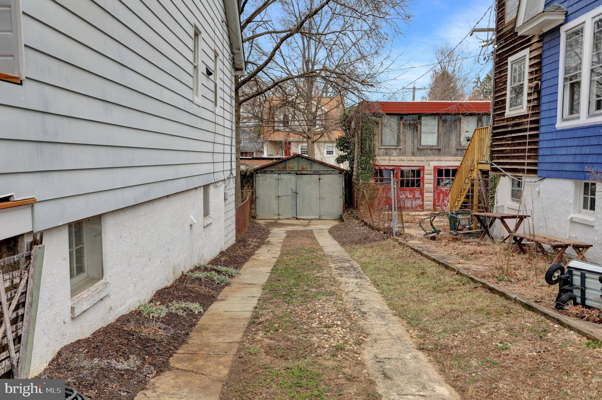 332 Radnor Road Baltimore, MD 21212 - Photo 42 of 47 Large Driveway