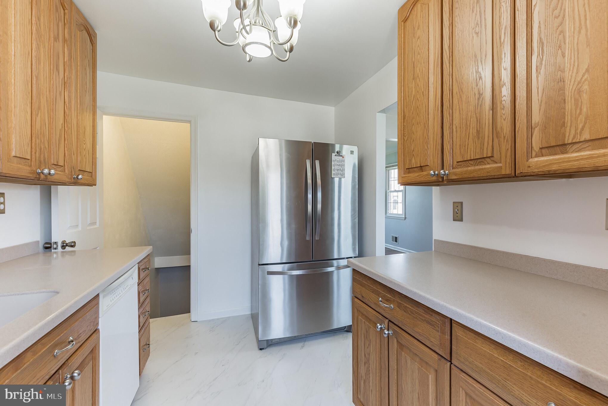 2106 Graythorn Road Baltimore, MD 21220 - Photo 5 of 23