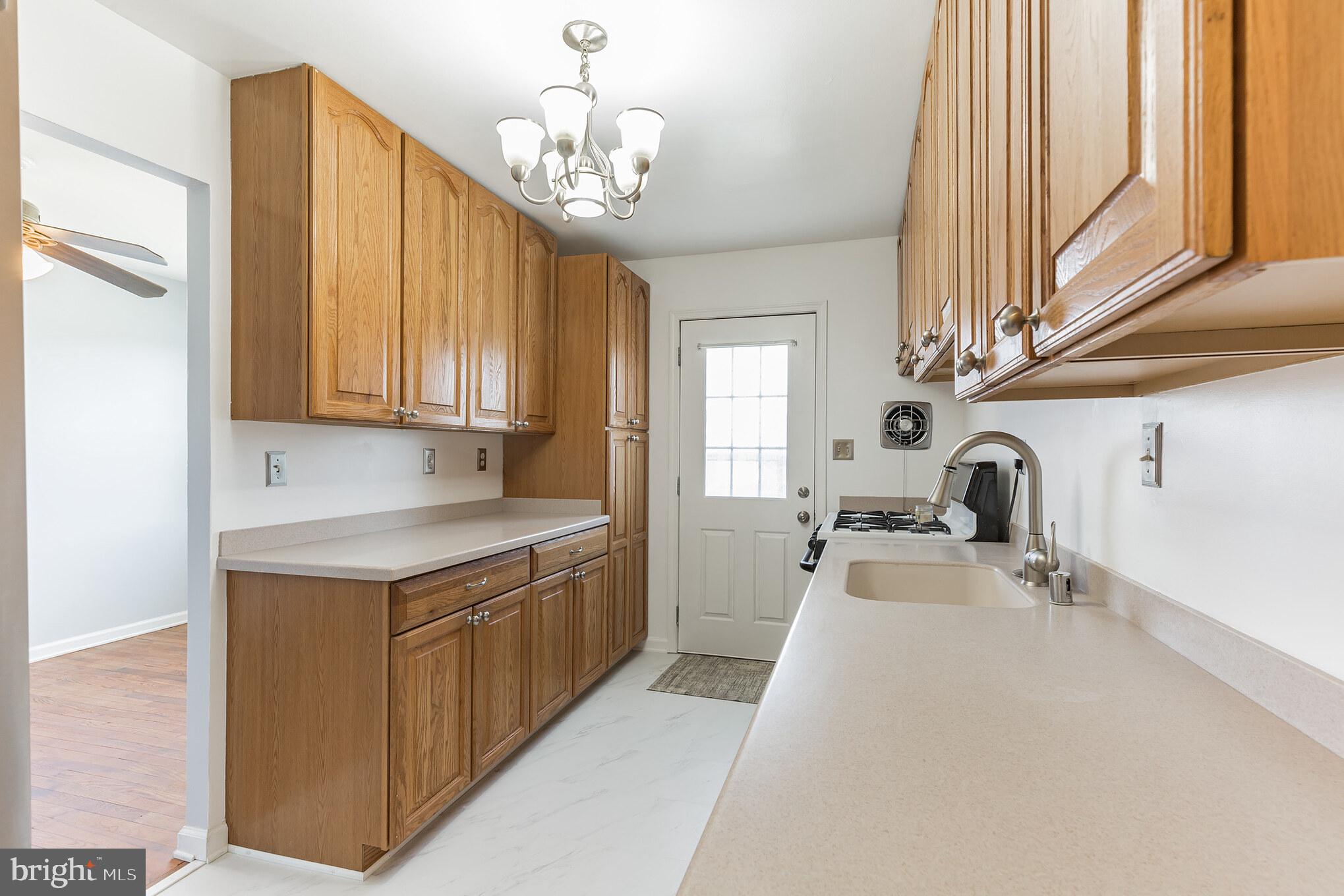 2106 Graythorn Road Baltimore, MD 21220 - Photo 6 of 23