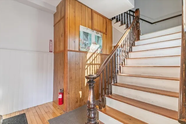 $2,800 | 129 Friend Street, Unit 2, Amesbury, MA 01913