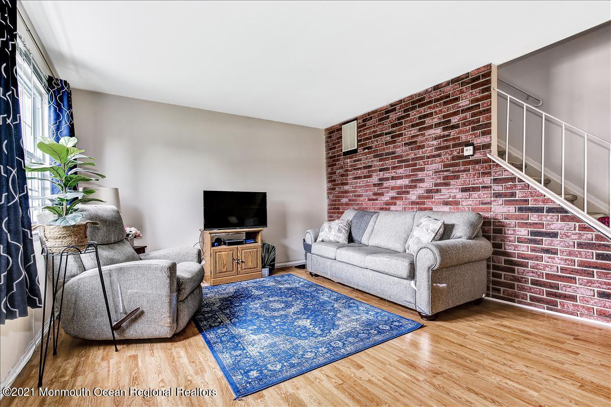 86 Greenwood Loop Road Brick, NJ 08724 - Photo 2 of 11 86GreenwoodLoop_0014 (1)