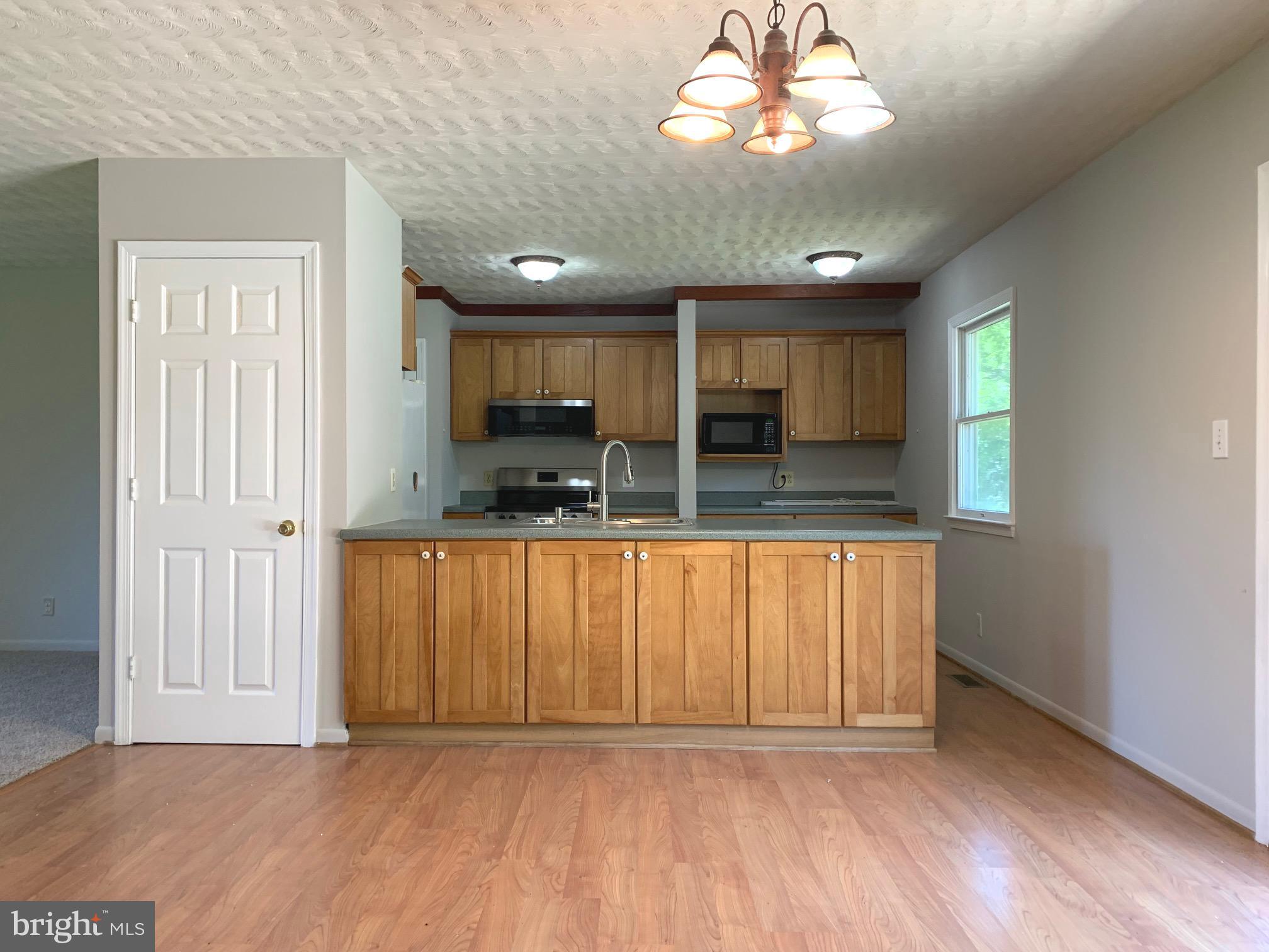 10413 Elys Ford Road Fredericksburg, VA 22407 - Photo 4 of 15 Kitchen