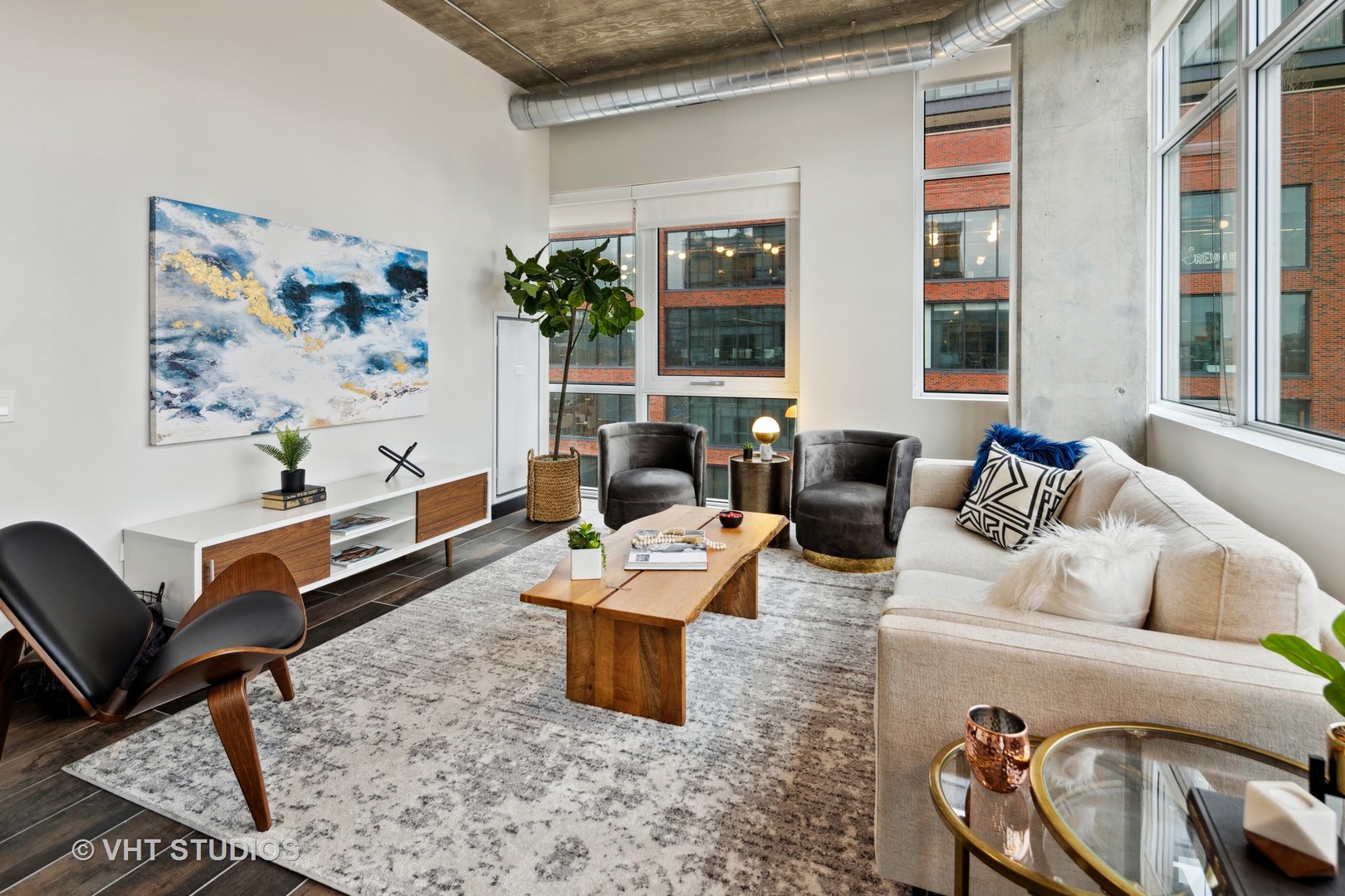 171 North Aberdeen Street, Unit 806 Chicago, IL 60607 - Photo 4 of 18 a living room with furniture and a large window