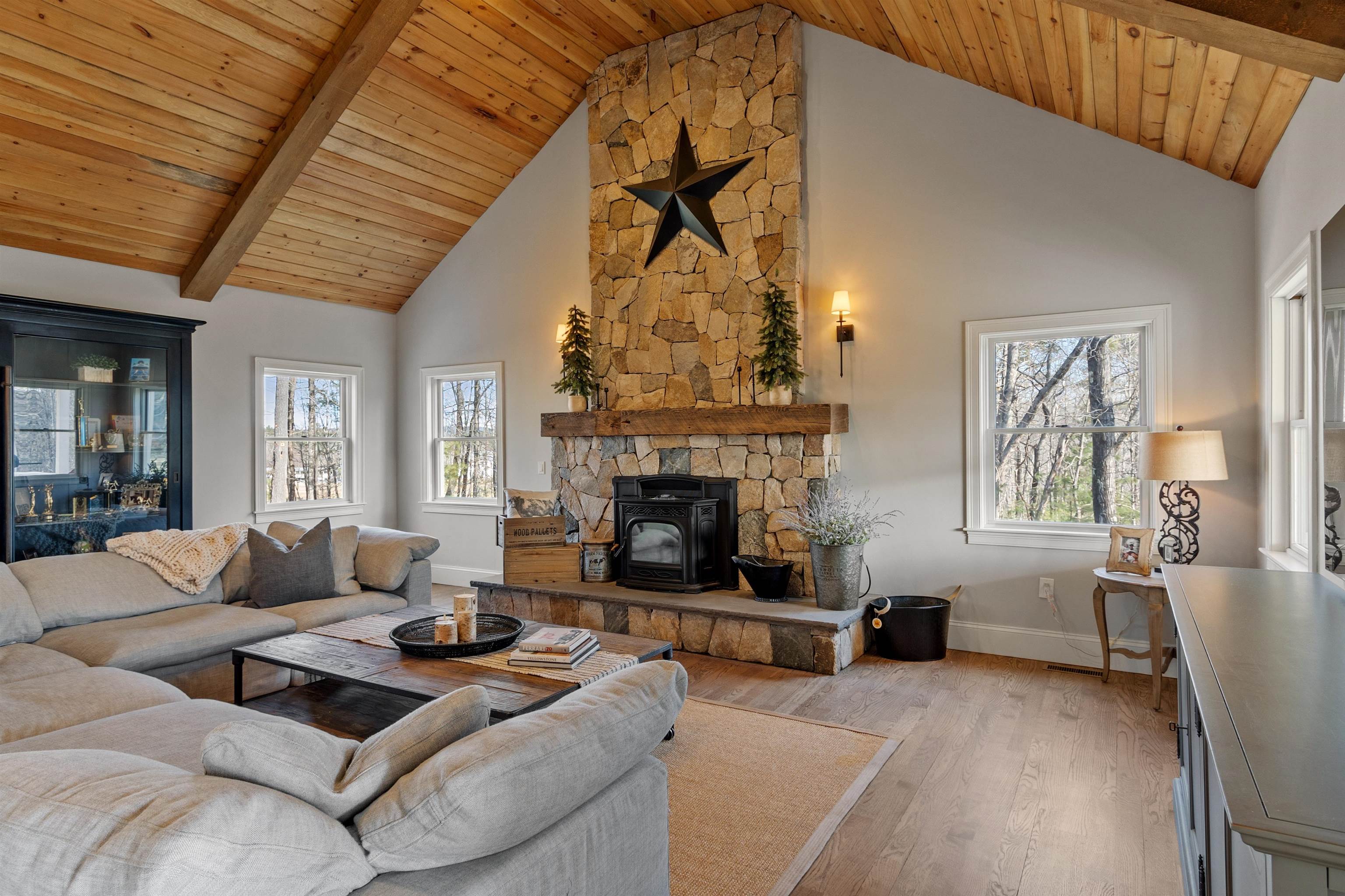 23 Austin Lane Hollis, NH 03049 - Photo 14 of 49