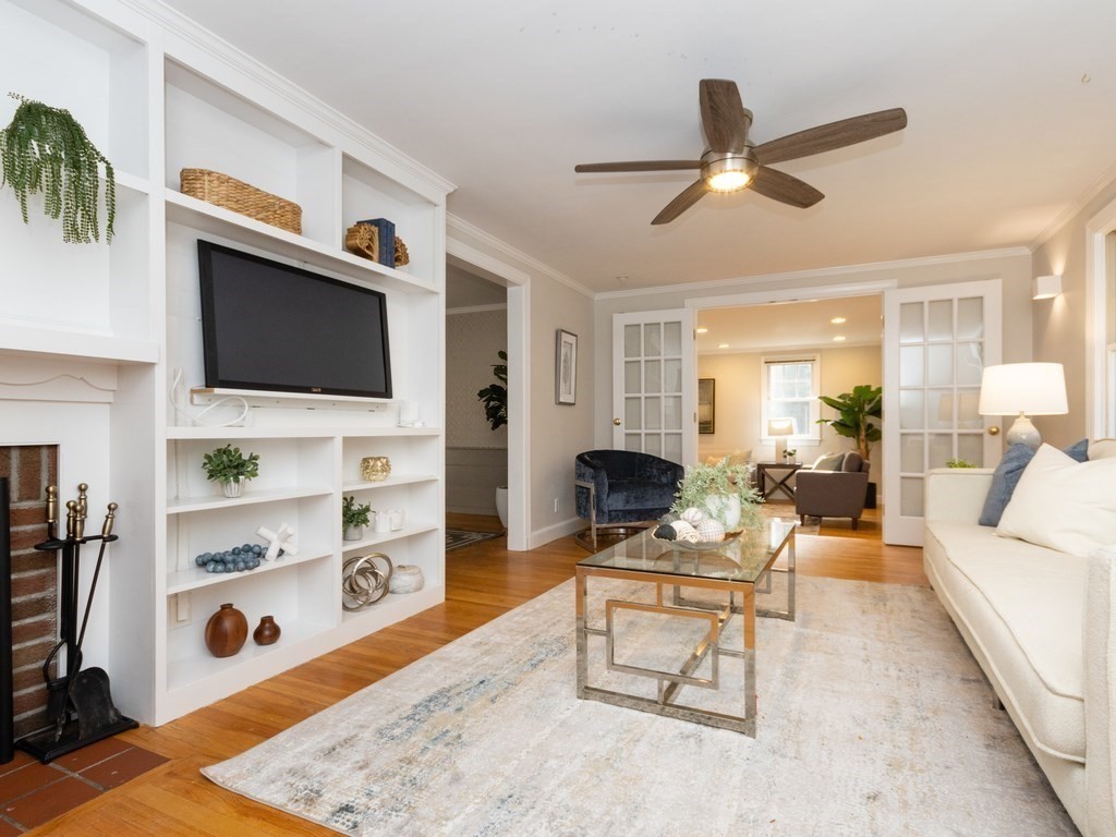 345 Conant Road Weston, MA 02493 - Photo 4 of 40 Gallery Image 4