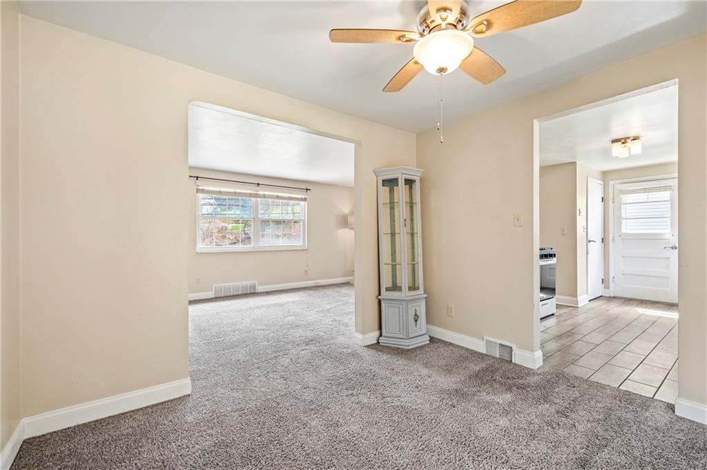 3033 Universal Road Pittsburgh, PA 15235 - Photo 6 of 30