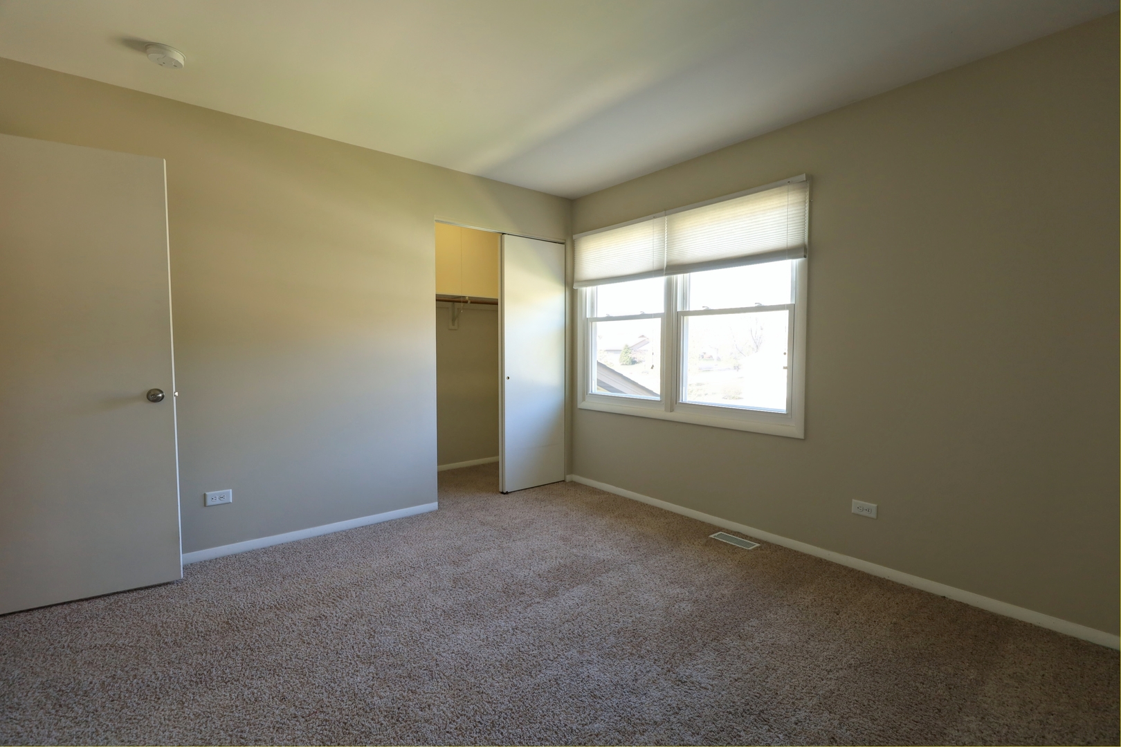 819 Colony Court Lindenhurst, IL 60046 - Photo 15 of 24