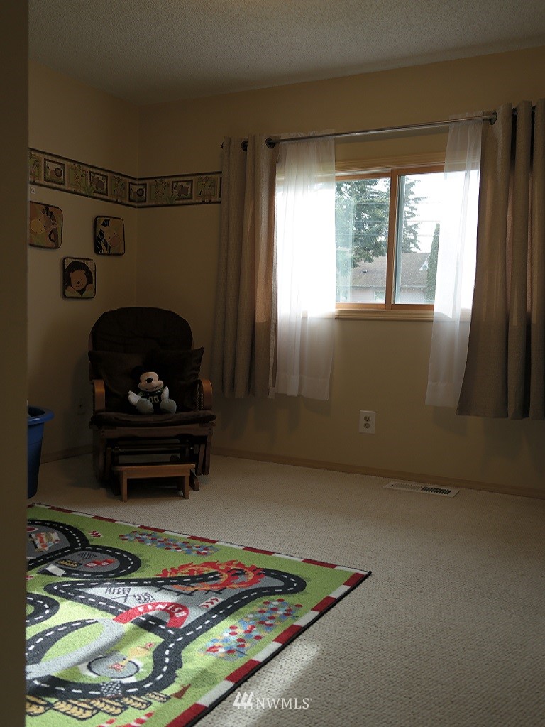 766 Union Avenue Northeast Renton, WA 98059 - Photo 11 of 15