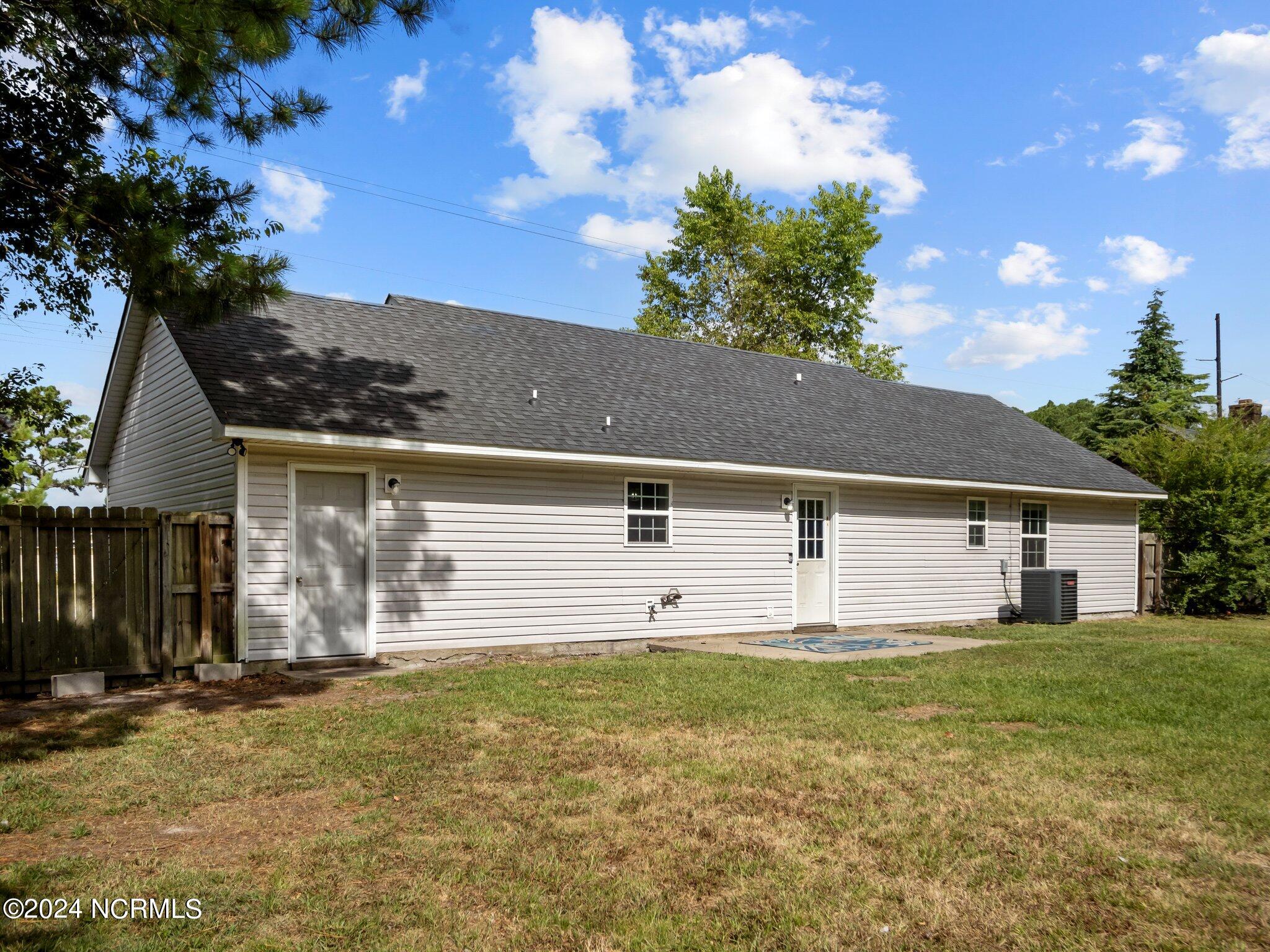 332 Riggs Road Hubert, NC 28539 - Photo 34 of 43 7-web-or-mls-07
