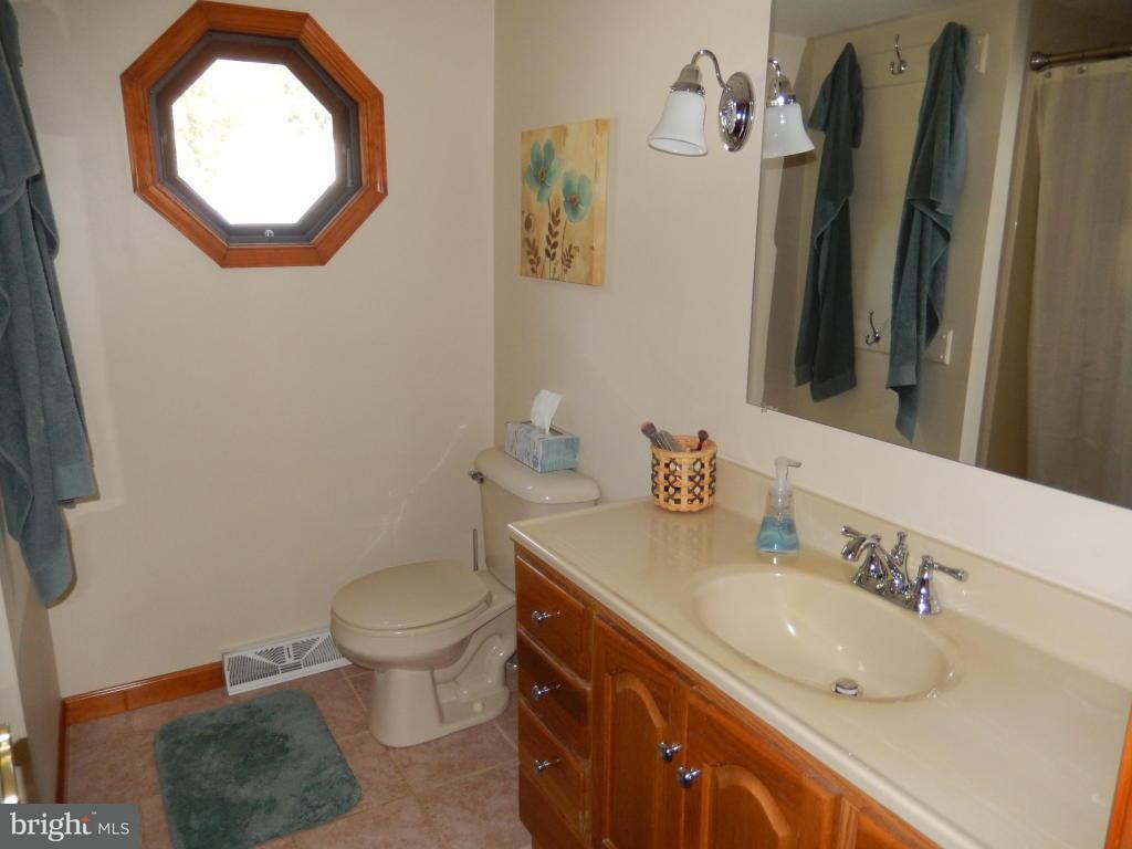 2384 Quarry Road Lebanon, PA 17046 - Photo 18 of 29 Gallery Image 18