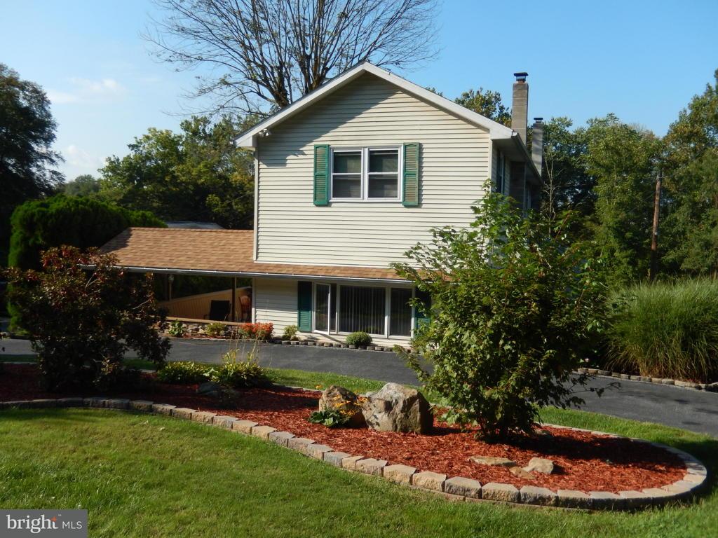 2384 Quarry Road Lebanon, PA 17046 - Photo 2 of 29 Gallery Image 2