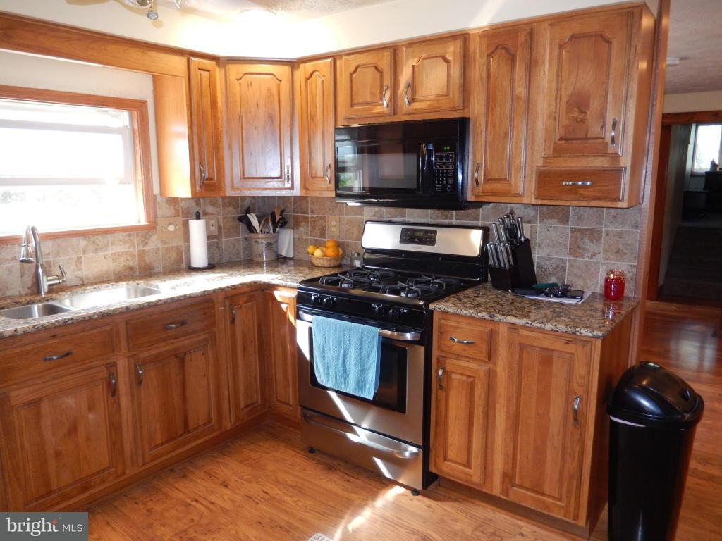 2384 Quarry Road Lebanon, PA 17046 - Photo 6 of 29 Gallery Image 6