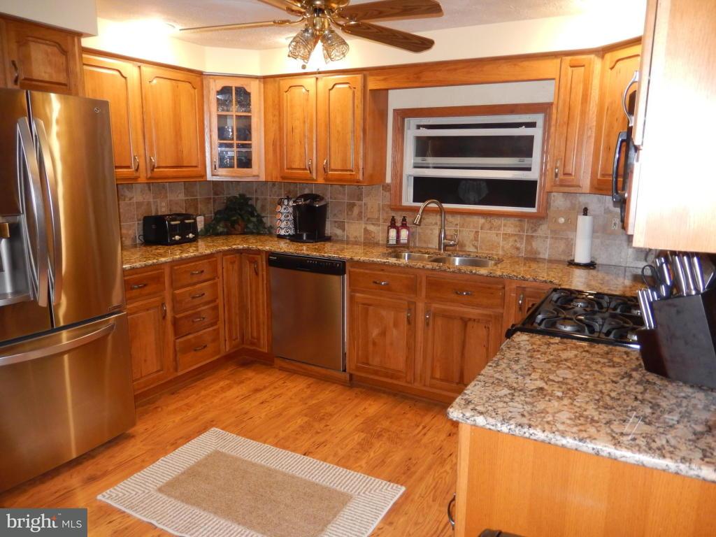 2384 Quarry Road Lebanon, PA 17046 - Photo 7 of 29 Gallery Image 7