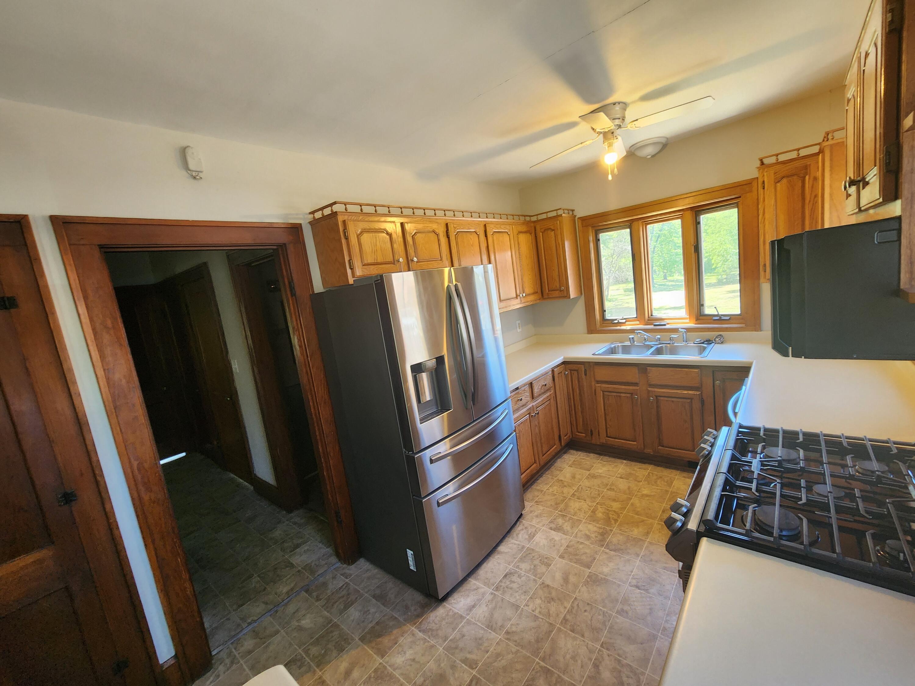 1604 Main Street Union Grove, WI 53182 - Photo 16 of 56 1000053700