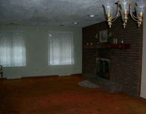 162 Highland Road Rochester, PA 15074 - Photo 3 of 8 Living Room.