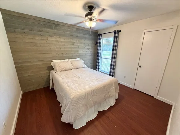 $279,000 | 1415 Avenue East, Danbury, TX 77534