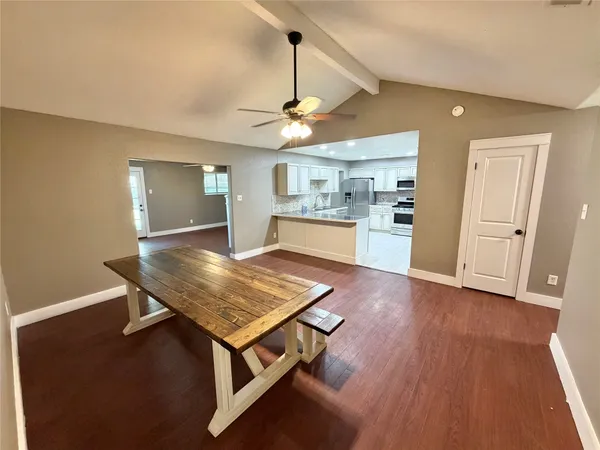 $279,000 | 1415 Avenue East, Danbury, TX 77534