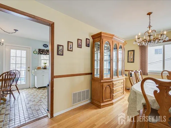 $737,000 | 38 Karen Place, Edison, NJ 08817