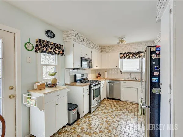 $737,000 | 38 Karen Place, Edison, NJ 08817