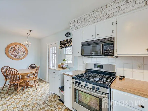 $737,000 | 38 Karen Place, Edison, NJ 08817