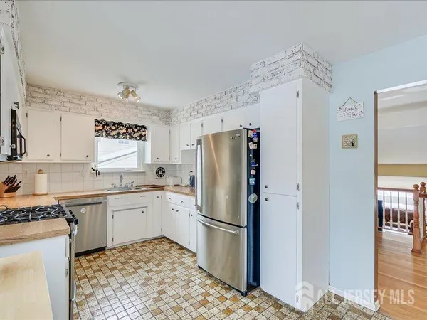 $737,000 | 38 Karen Place, Edison, NJ 08817