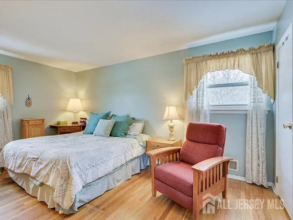 $737,000 | 38 Karen Place, Edison, NJ 08817