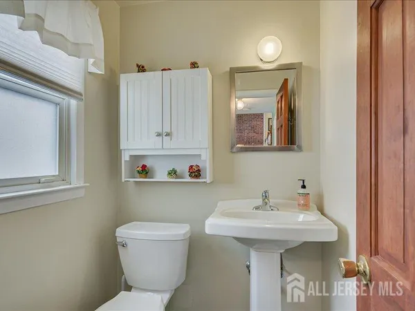 $737,000 | 38 Karen Place, Edison, NJ 08817