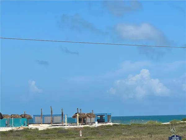 $1,600 | 15002 Leeward Drive, Unit 5207, Corpus Christi, TX 78418