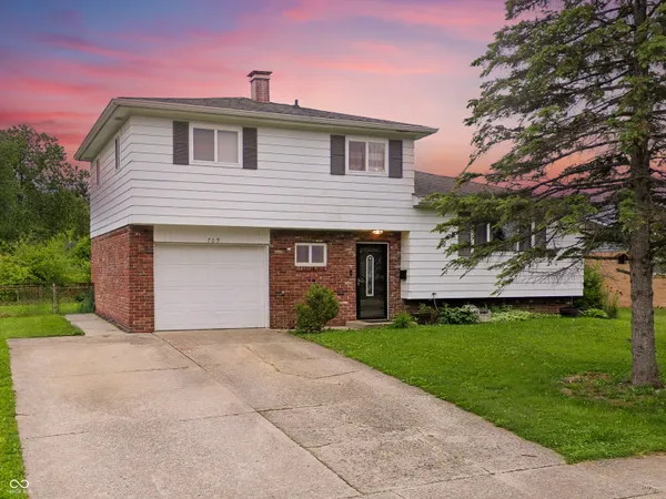 $180,000 | 709 North Bend Road, Beech Grove, IN 46107