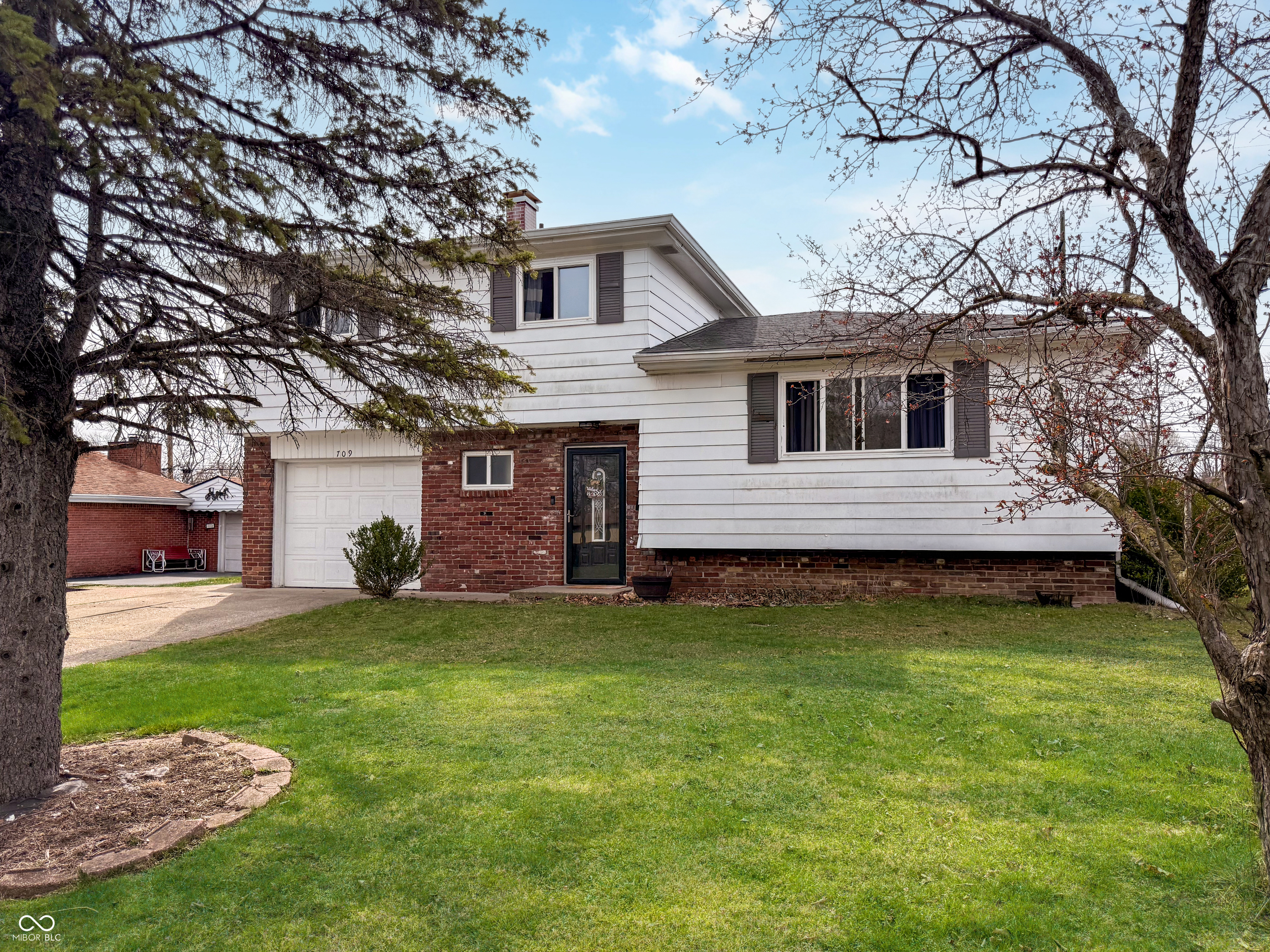 709 North Bend Road Beech Grove, IN 46107 - Photo 2 of 22