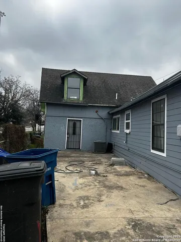 a house view with a outdoor space