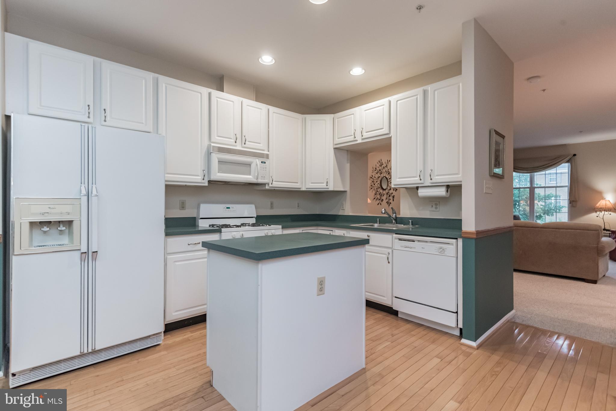 6305 Wind Rider Way Columbia, MD 21045 - Photo 13 of 38 Kitchen with Island