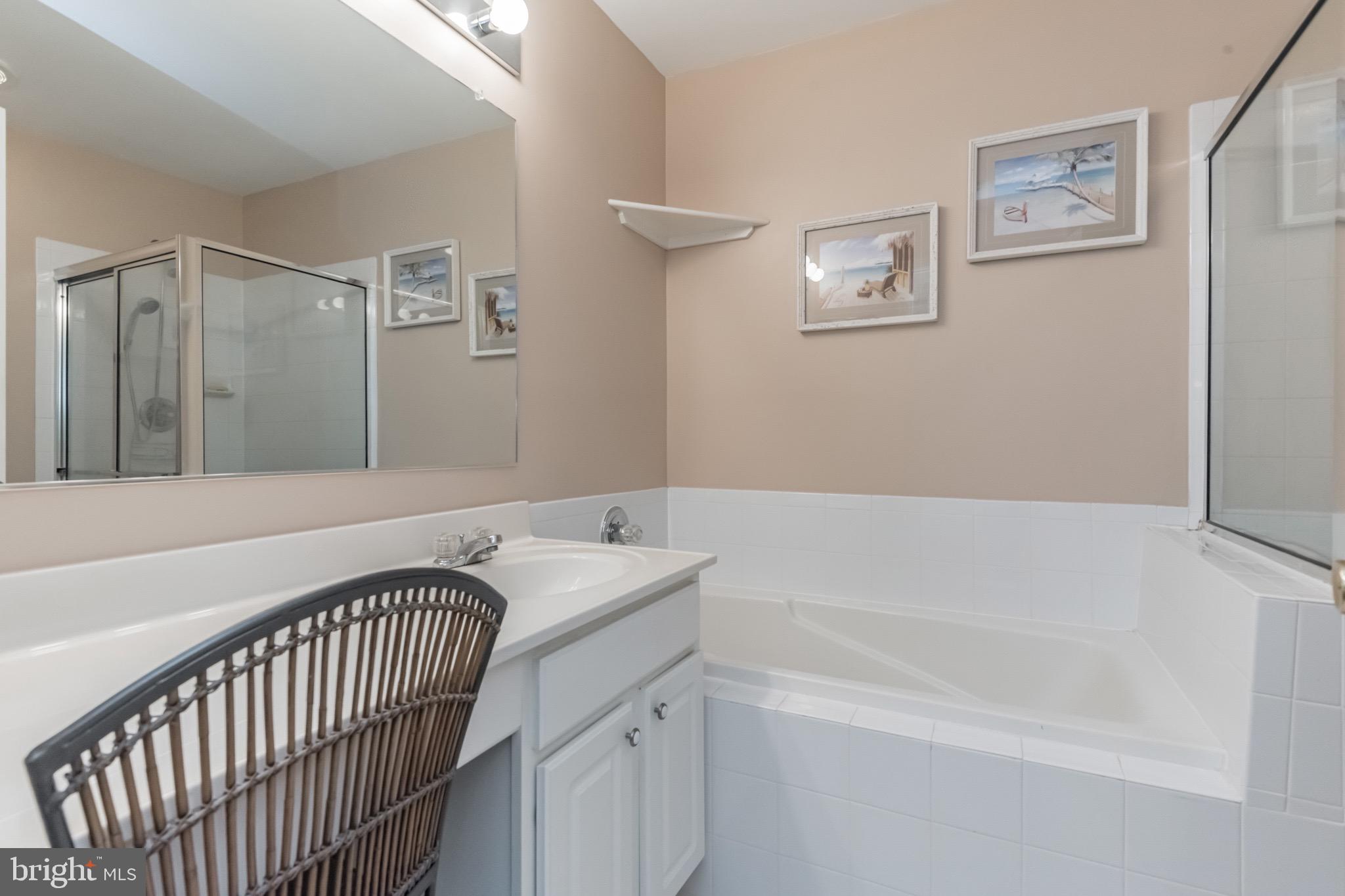 6305 Wind Rider Way Columbia, MD 21045 - Photo 28 of 38 Wide vanity in Primary