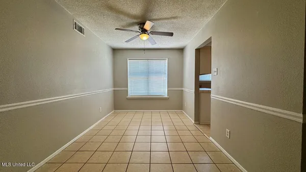 $1,200 | 431 Bechtel Boulevard, Unit 3, Ocean Springs, MS 39564