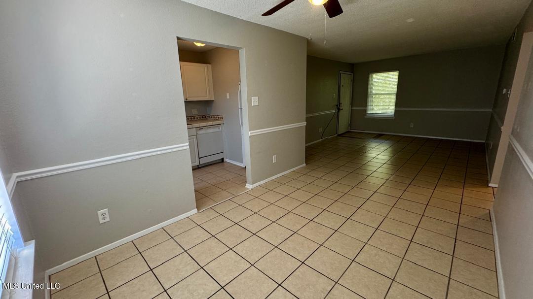 431 Bechtel Boulevard, Unit 3 Ocean Springs, MS 39564 - Photo 6 of 23 Dining Area