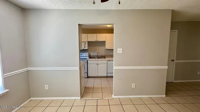 $1,200 | 431 Bechtel Boulevard, Unit 3, Ocean Springs, MS 39564