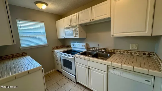 $1,200 | 431 Bechtel Boulevard, Unit 3, Ocean Springs, MS 39564