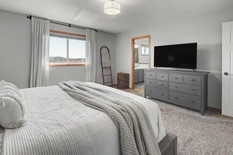 $599,900 | 473 Amberg Lane, Chaska, MN 55318