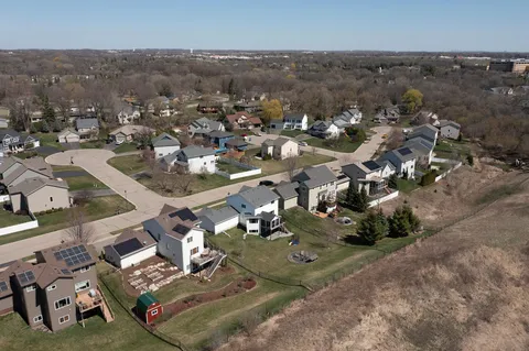 $599,900 | 473 Amberg Lane, Chaska, MN 55318