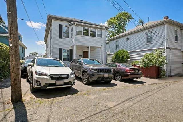 $2,900 | 723 Fellsway, Unit 2, Medford, MA 02155