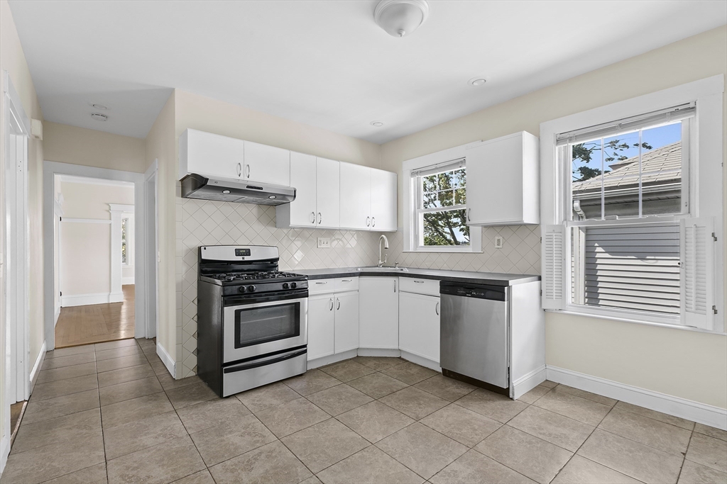 723 Fellsway, Unit 2 Medford, MA 02155 - Photo 5 of 20