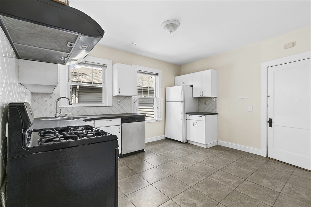 723 Fellsway, Unit 2 Medford, MA 02155 - Photo 6 of 20