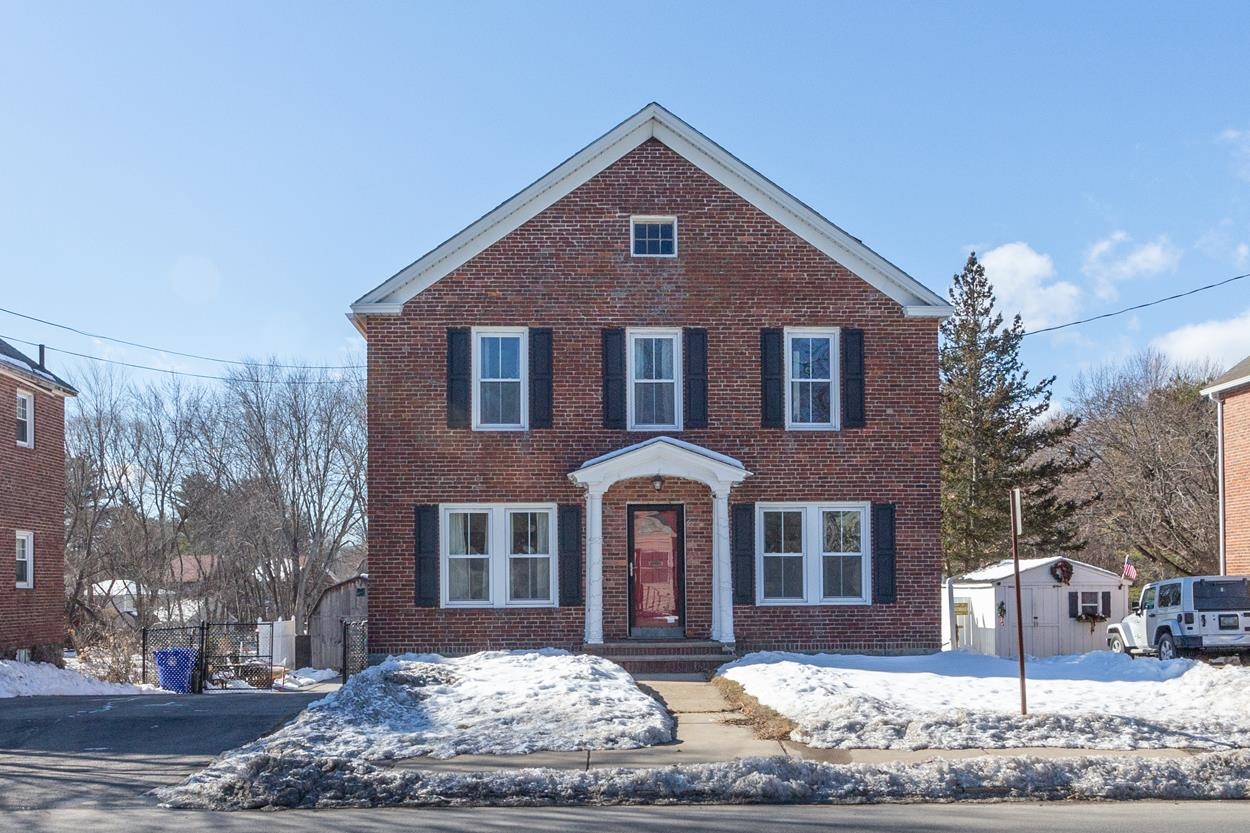 40 Mammoth Road Manchester, NH 03103 - Photo 1 of 33