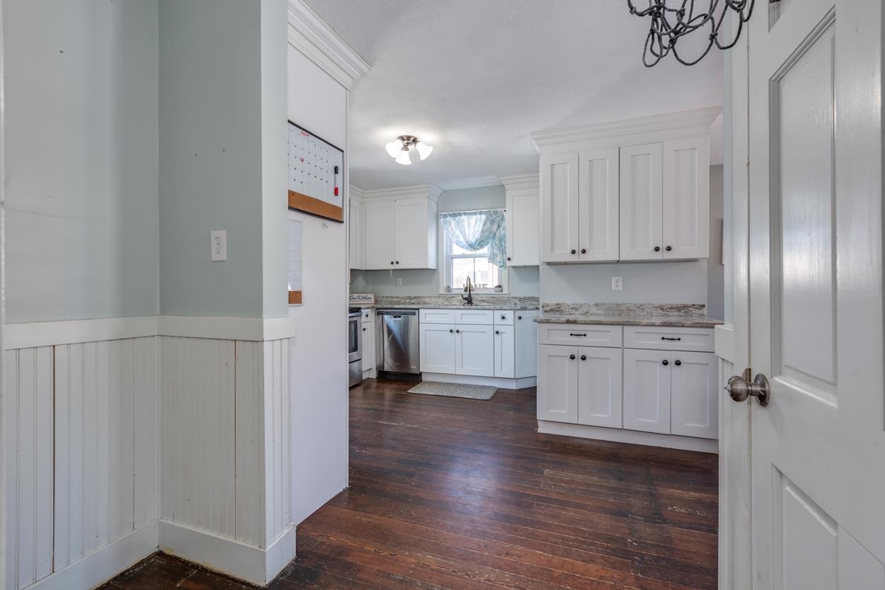 40 Mammoth Road Manchester, NH 03103 - Photo 13 of 33