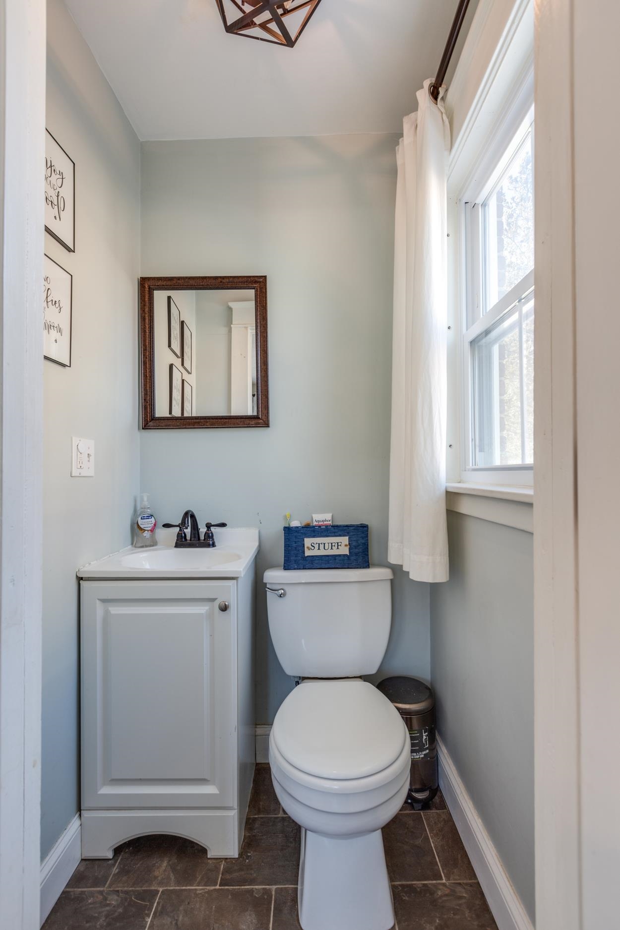 40 Mammoth Road Manchester, NH 03103 - Photo 20 of 33