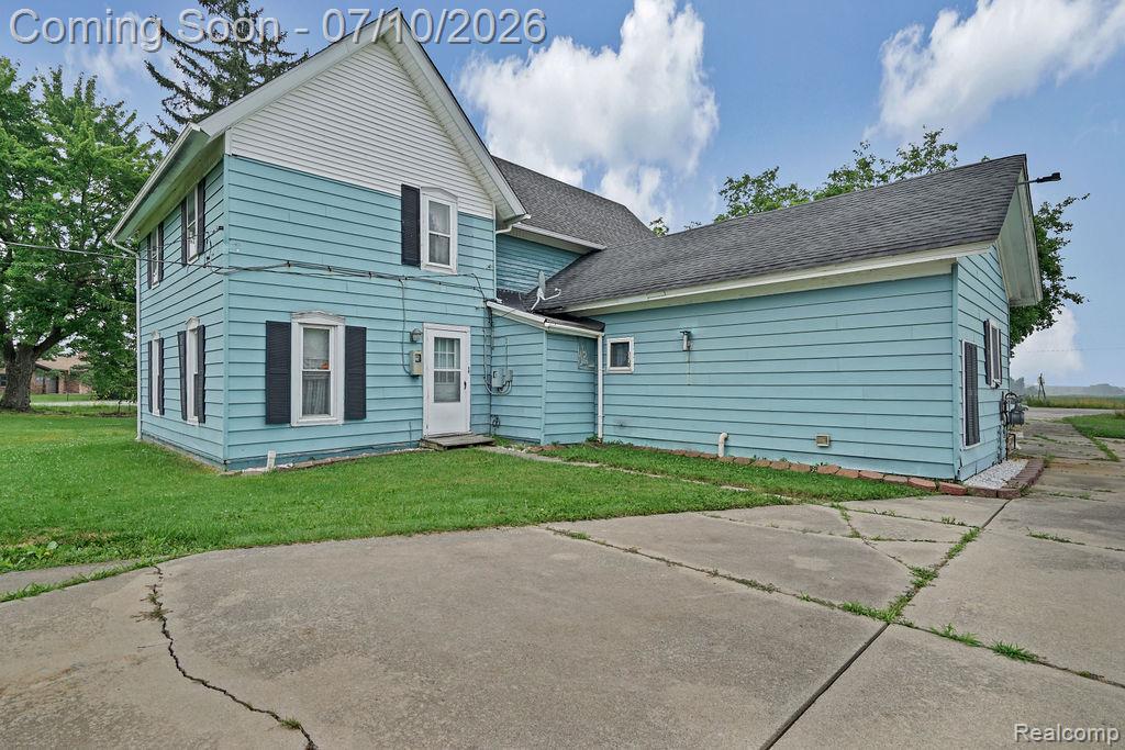 261 Fitz Road Goodells, MI 48027 - Photo 6 of 41 DSC09186.jpg