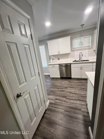 $1,950 | 805 Herlihy Street, Waveland, MS 39576